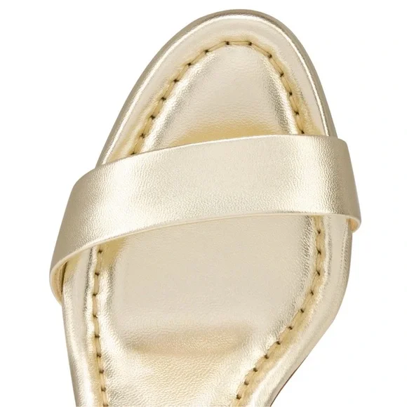 Christian Louboutin Sweet Jane Sandal Flat Platine Gold Leather Ankle Strap 40.5